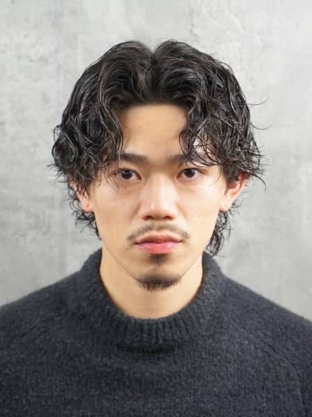 ラフにキマる。大人のカジュアルパーマ