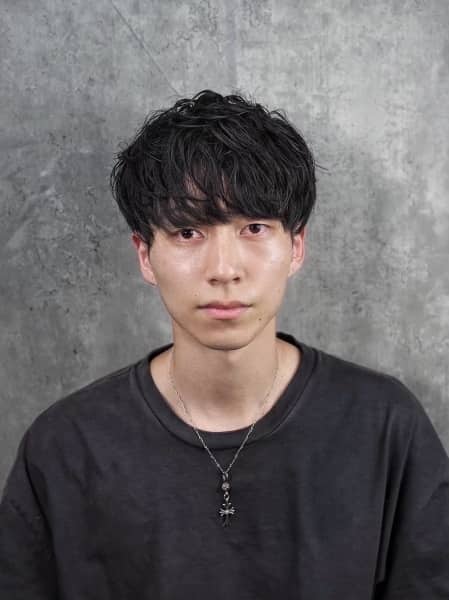 抜け感で差が出るツーブロマッシュ