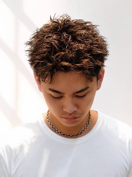 刈り上げスパイキーショート