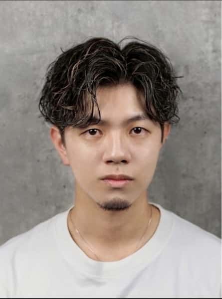 「11月、センターパートで大人の余裕を」