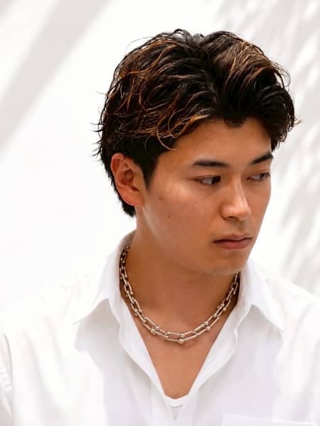 大人に似合う緩めスパイラルパーマ