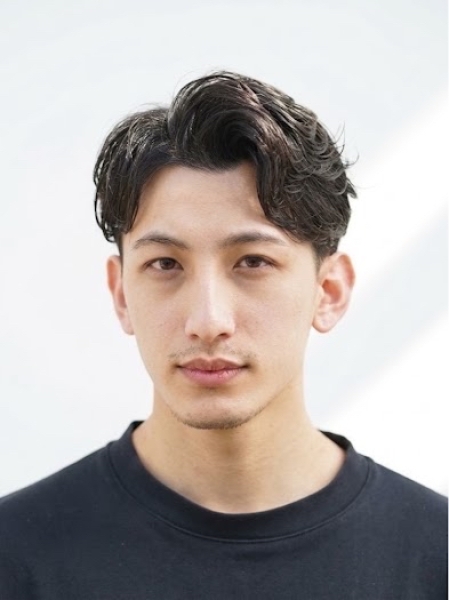 デキる男の毛流れセンターパート