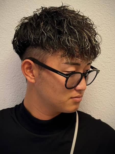 【波巻きスパイラル】×【ハイライトメッシュ】大人ツーブロックフェード