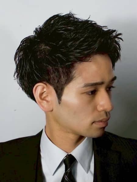 夏の「崩れやすい前髪」を、整える