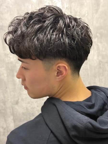 大人マッシュ×強めパーマのフェードスタイルす