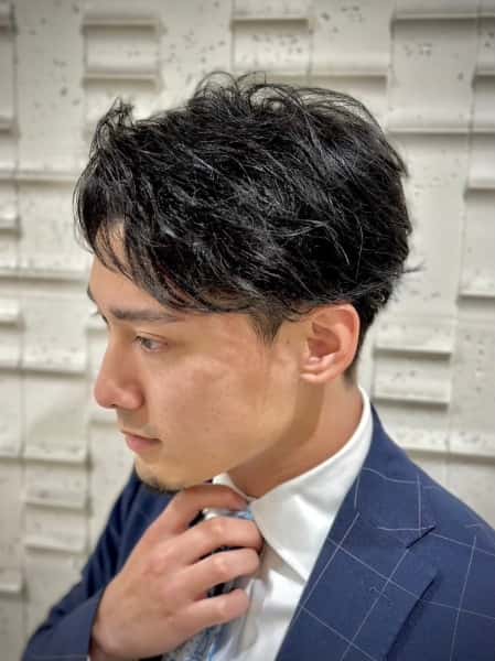 スーツに似合う髪型　メンズカット